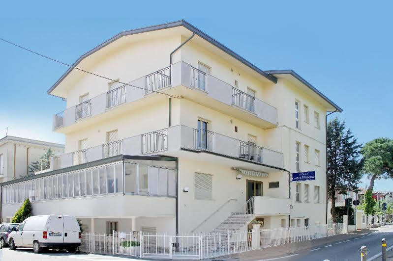 Hotel Lagomaggio Rímini Exterior foto